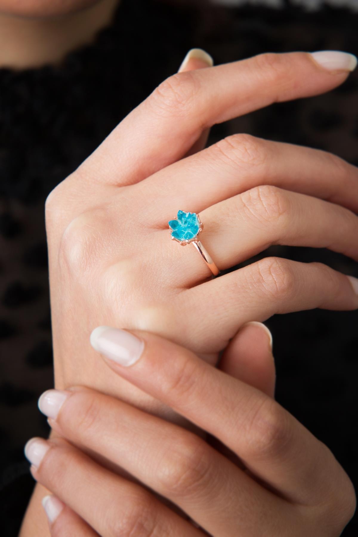 여성을위한  조절 블루 연꽃 반지 모델 유행 디자인 사랑스러운 품질 윙크 매력적인 2021 트렌드 패션